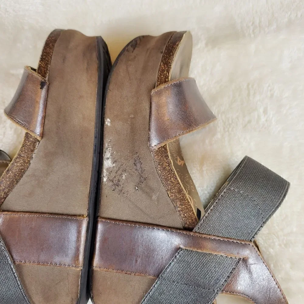OTBT Bushnell Bronze Sandals Size 5.5M
